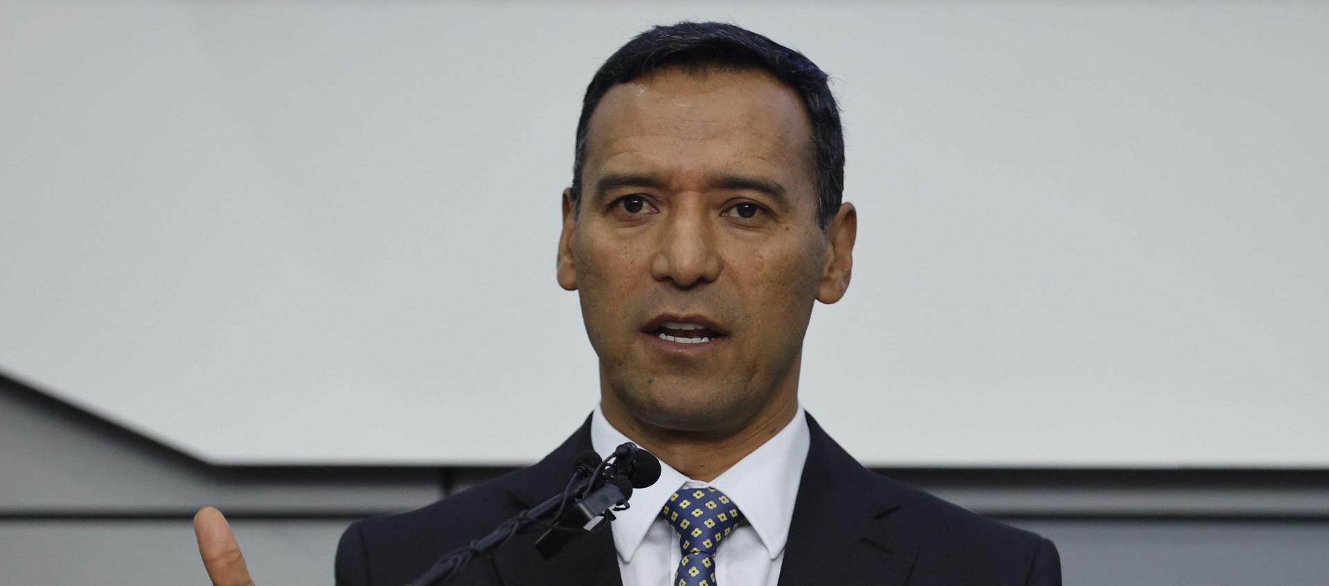 Ministro de Defensa, Pedro Sánchez. 