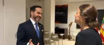 Abelardo De La Espriella reunido con Susana Cordeiro Guerra,