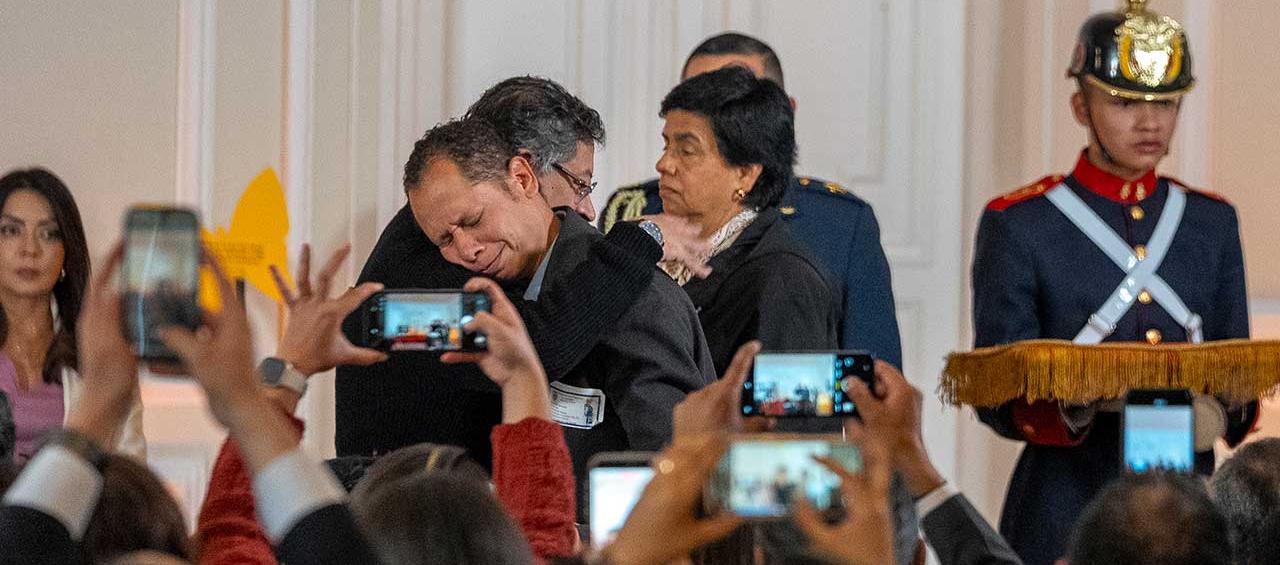 Acto de entrega de los archivos del DAS