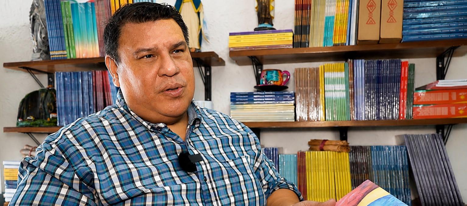 Alfonso Ávila, director de SantaBárbara Editores.