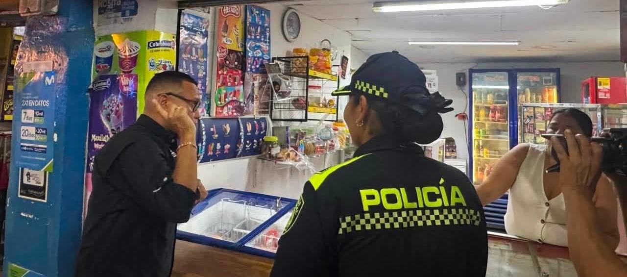 La Policía se encuentra realizando recorridos por el municipio tras las amenazas. 