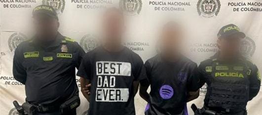 Dos de los capturados en el operativo. 