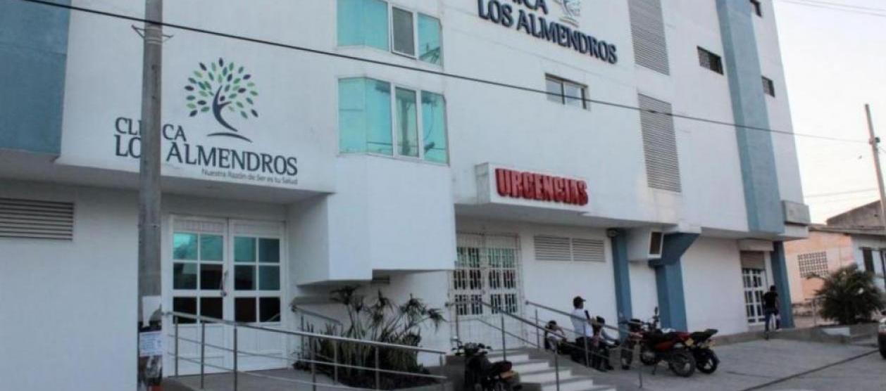 Clínica Los Almendros, a donde fue llevado el empresario tras ser baleado. 