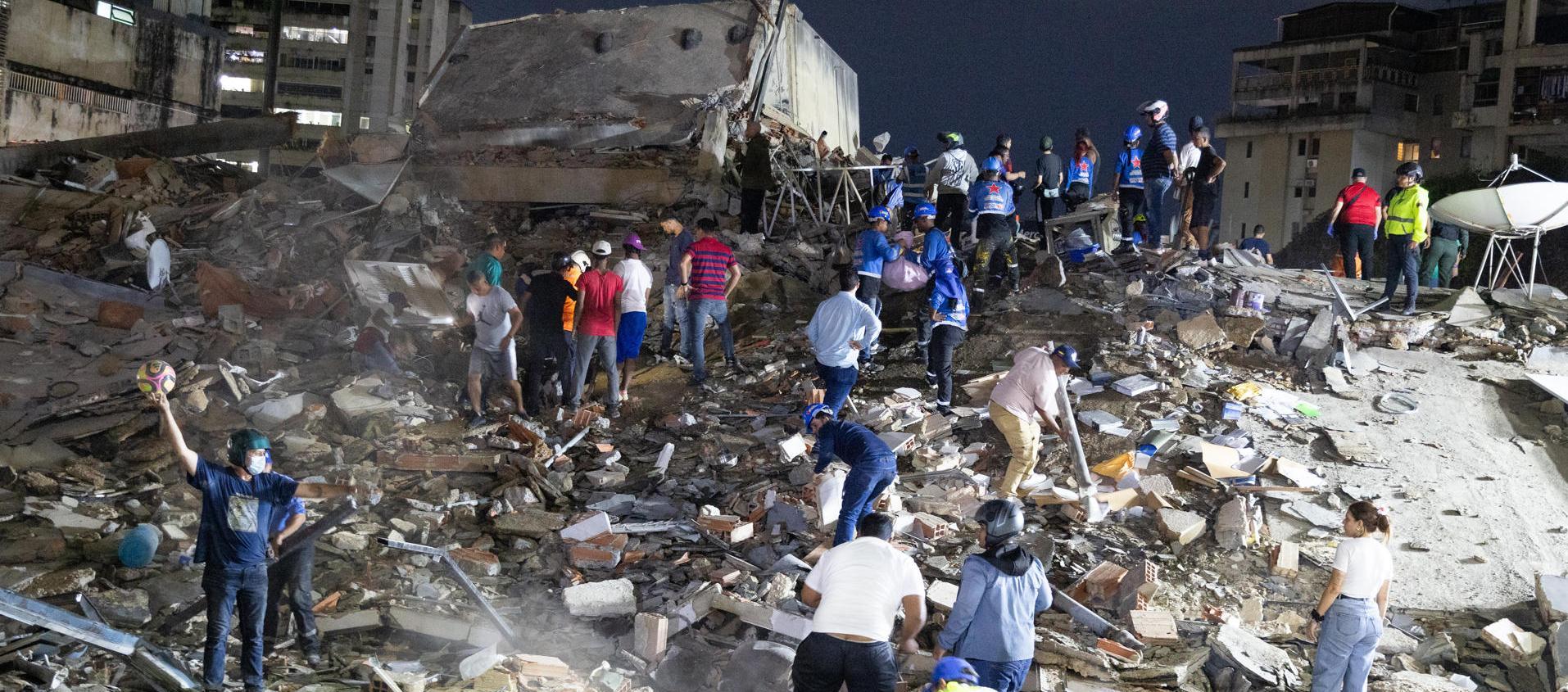 Edificios destruidos por el doble terremoto. 