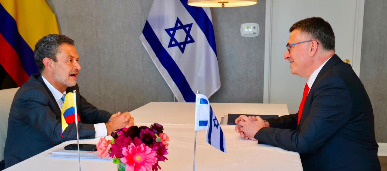 El canciller designado Omar Bula en reunión con el ministro de Relaciones Exteriores de Israel, Gideon Saar.