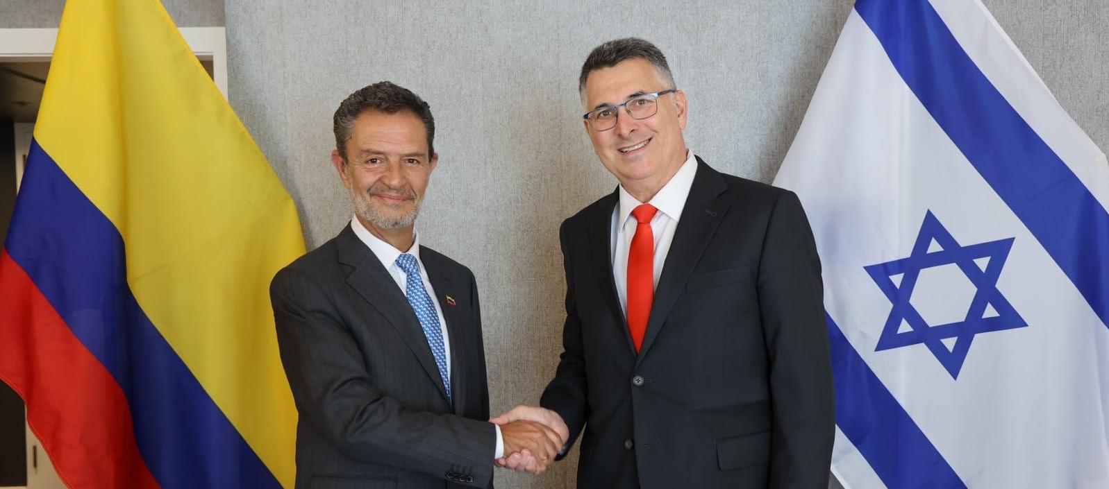 El canciller designado, Omar Bula, y el ministro de Exteriores de Israel, Gideon Sa'ar