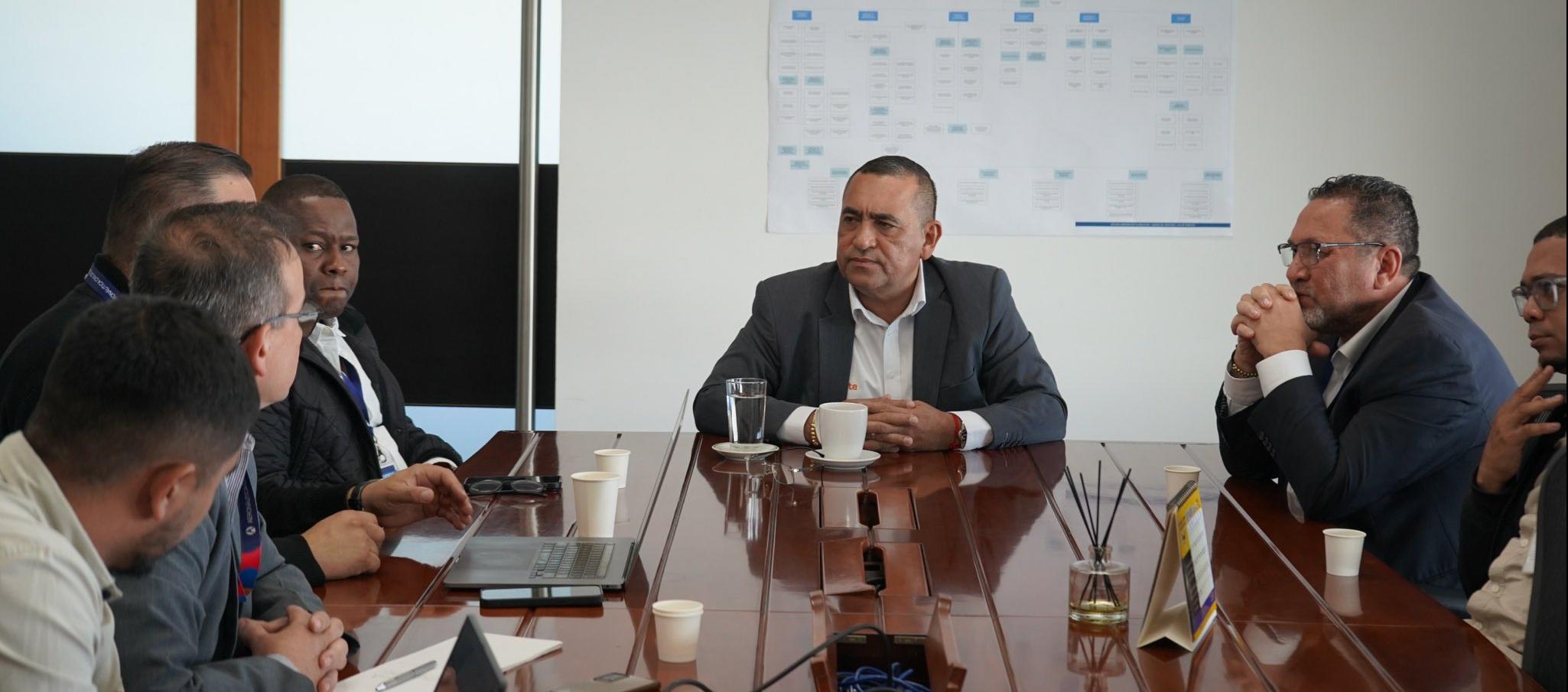 El director de la Aerocivil, Luis Martínez Chimenty.