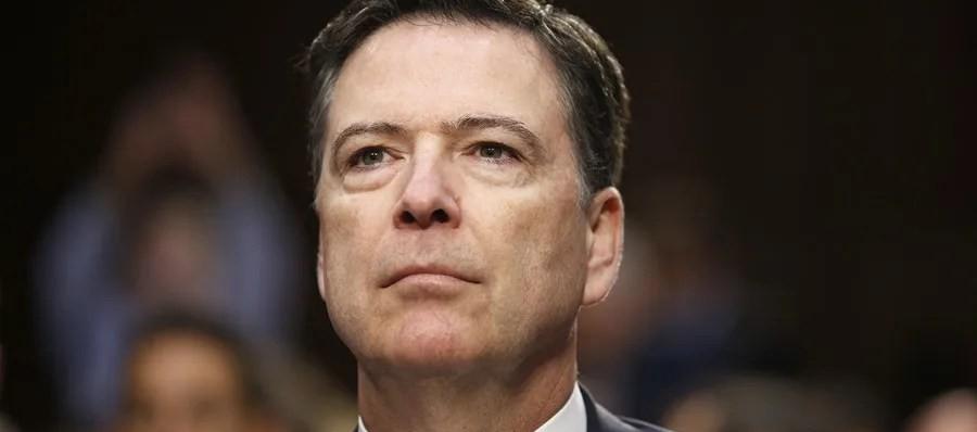 El exdirector del FBI James Comey 