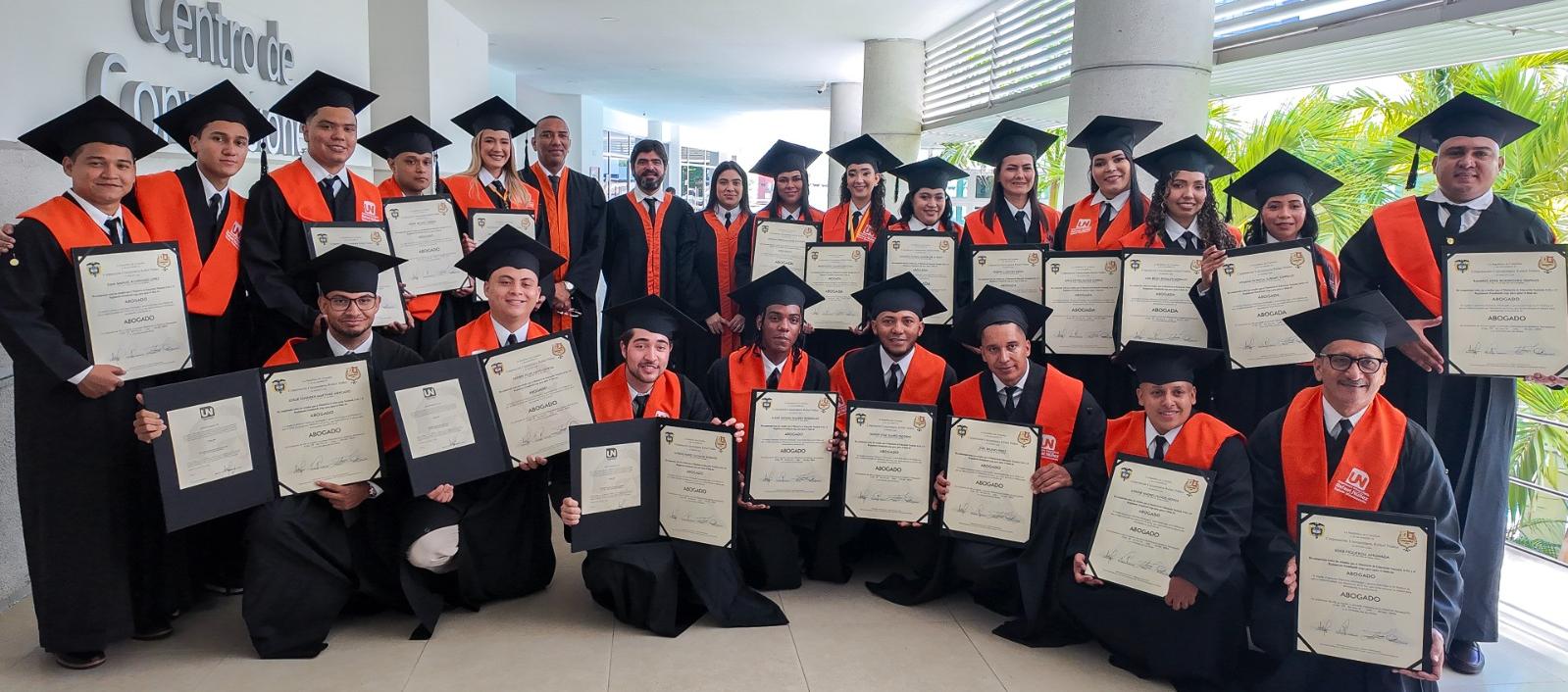 Graduados de Derecho en la Corporación Universitaria Rafael Núñez.