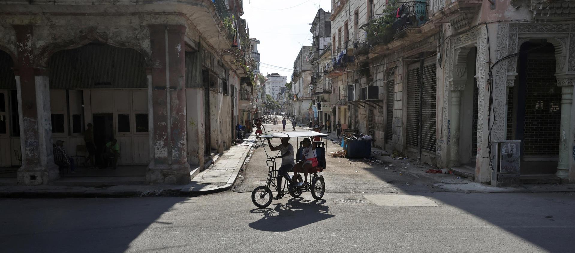 Cuba precisa diariamente unos 100.000 barriles de petróleo para cubrir sus necesidades energéticas