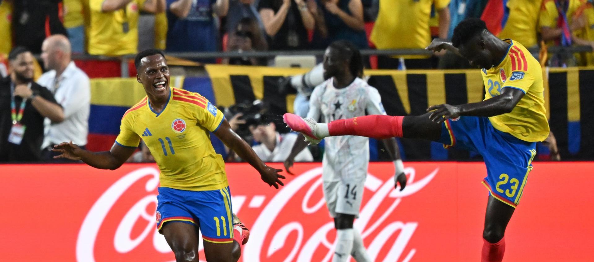 Jhon Arias celebra su gol