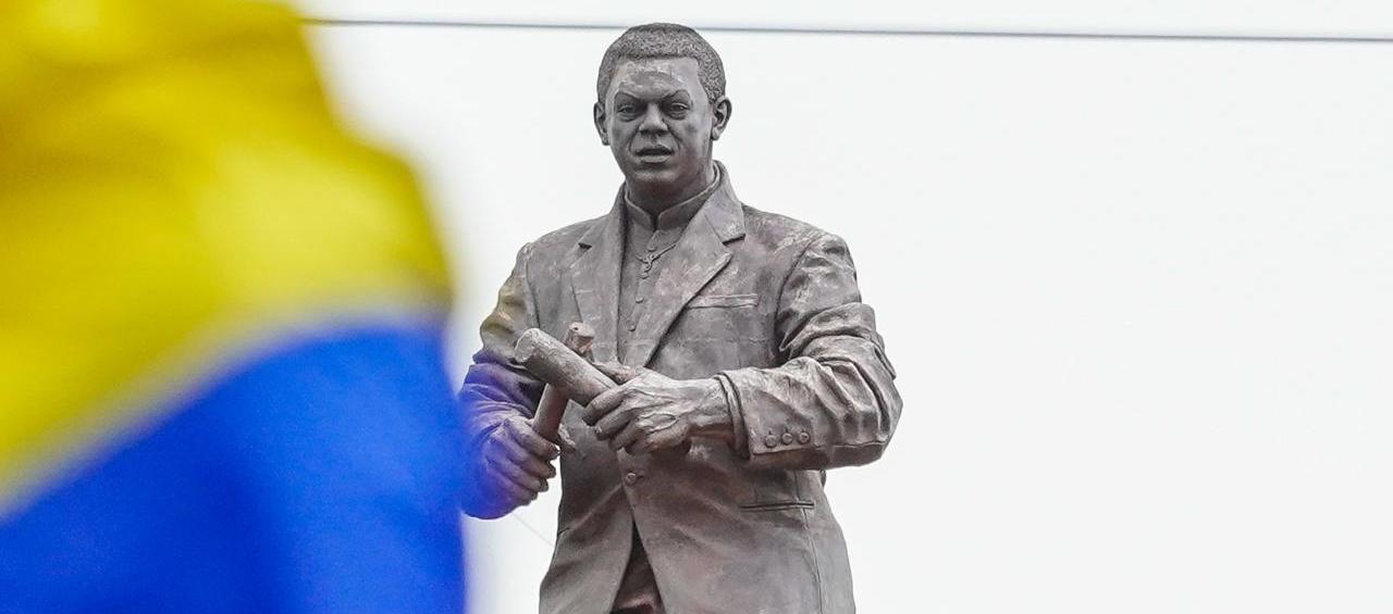 Escultura de Joe Arroyo. 