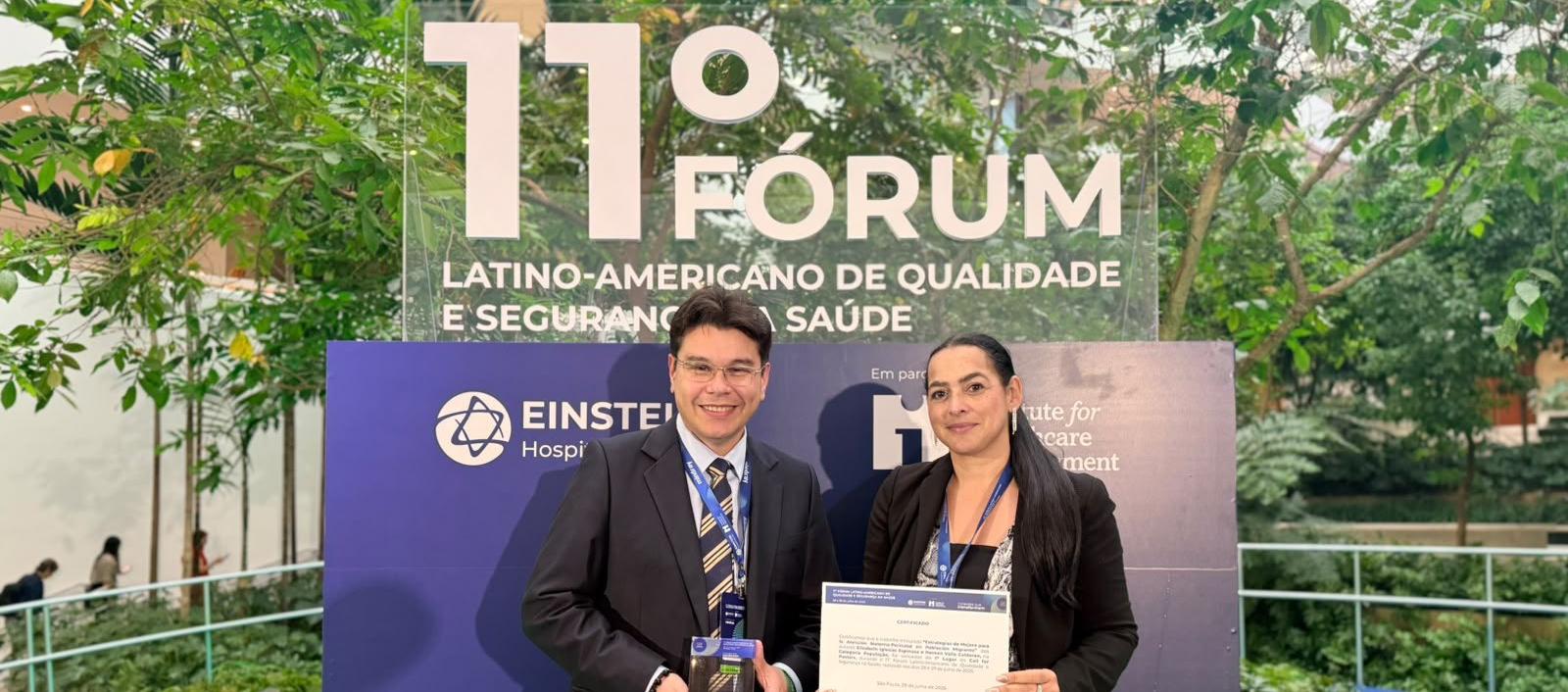 Entrega de reconocimiento a MiRed IPS.