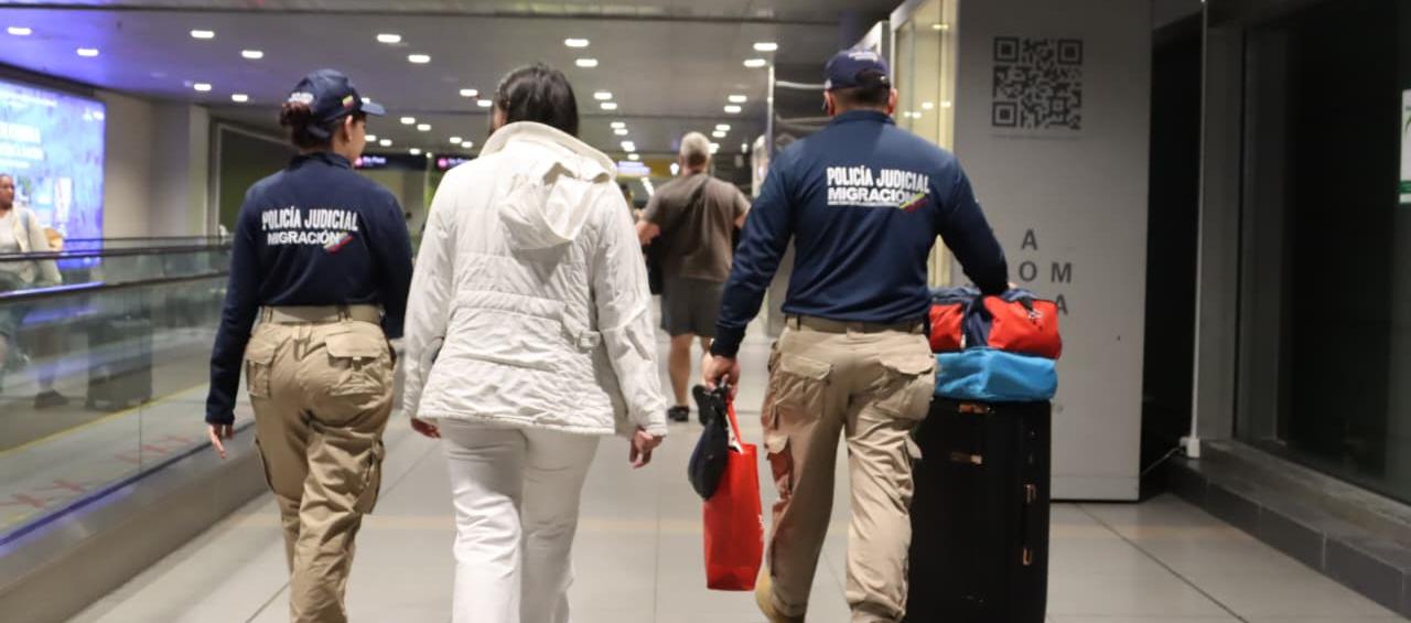 Migración Colombia ha liderado estos rescates tanto en el país como en el exterior. 