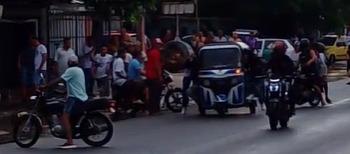 El adolescente fue auxiliado y trasladado a un centro asistencial, donde se confirmó su deceso. 
