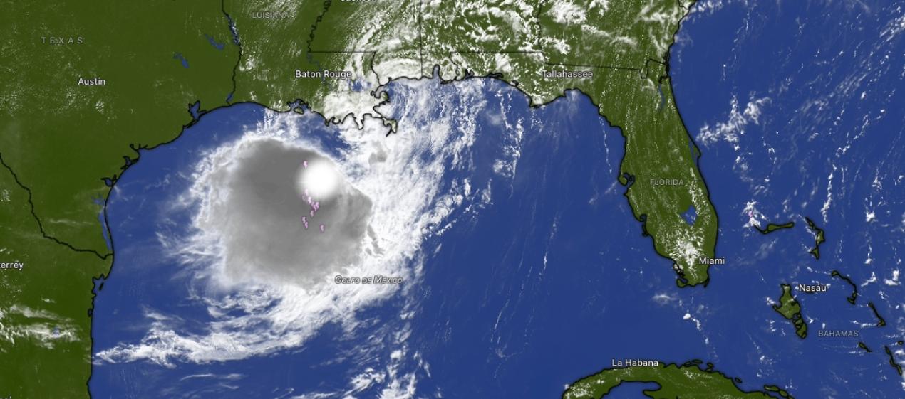 Aspecto de la tormenta tropical sobre el Golfo de México. 