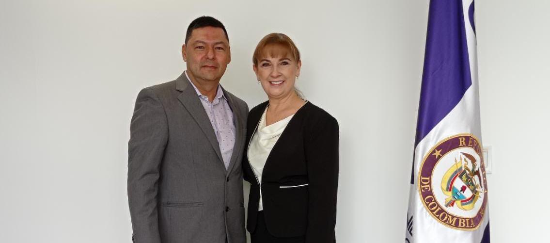 Los exdirectores de la USPEC, Ludwing Joel Valero Sáenz y Carmen Cecilia Simijaca Agudelo.