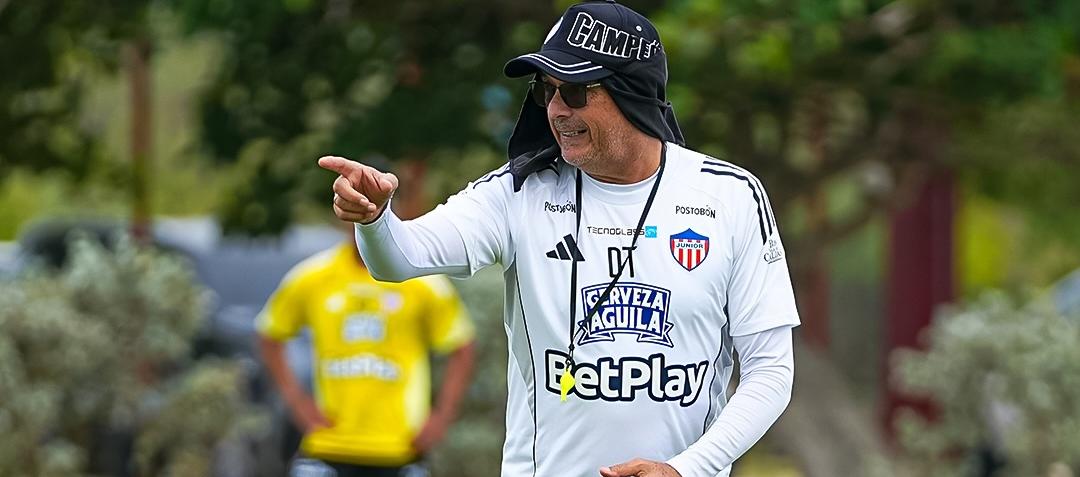 El uruguayo Alfredo Arias, técnico del Junior.