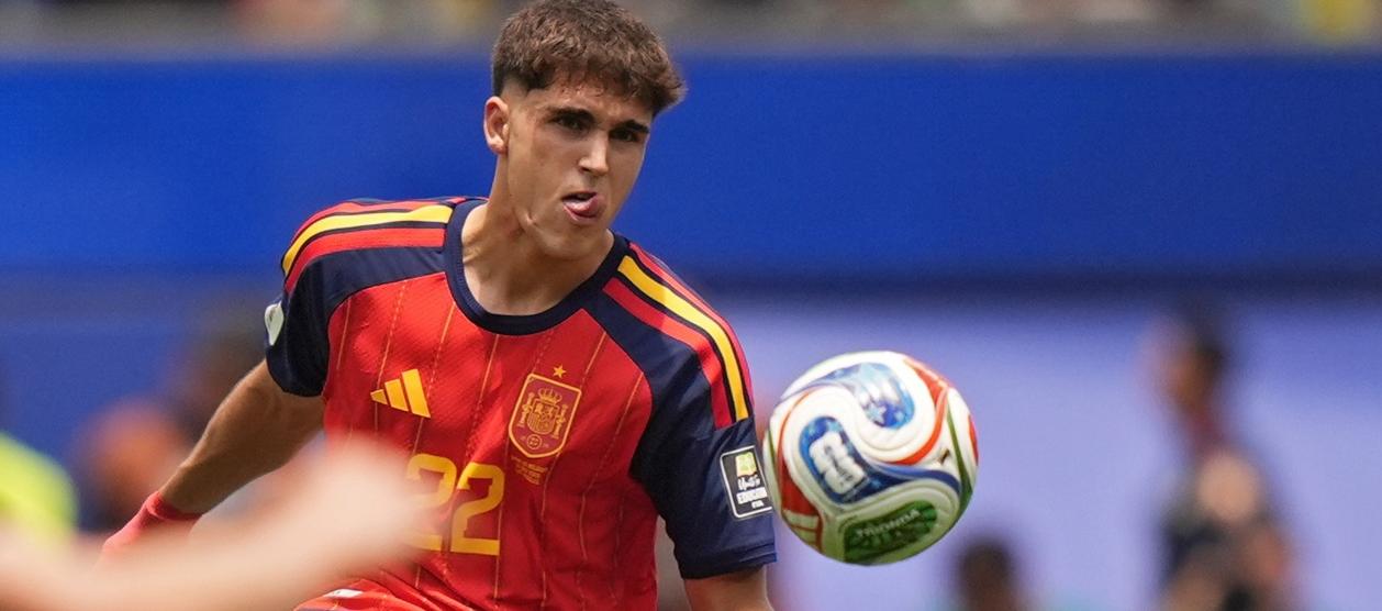 Pau Cubarsí, defensa del Barcelona y de la selección española.