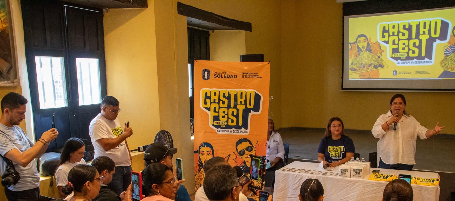 La alcaldesa Alcira Sandoval en el lanzamiento de GastroFest 2026.