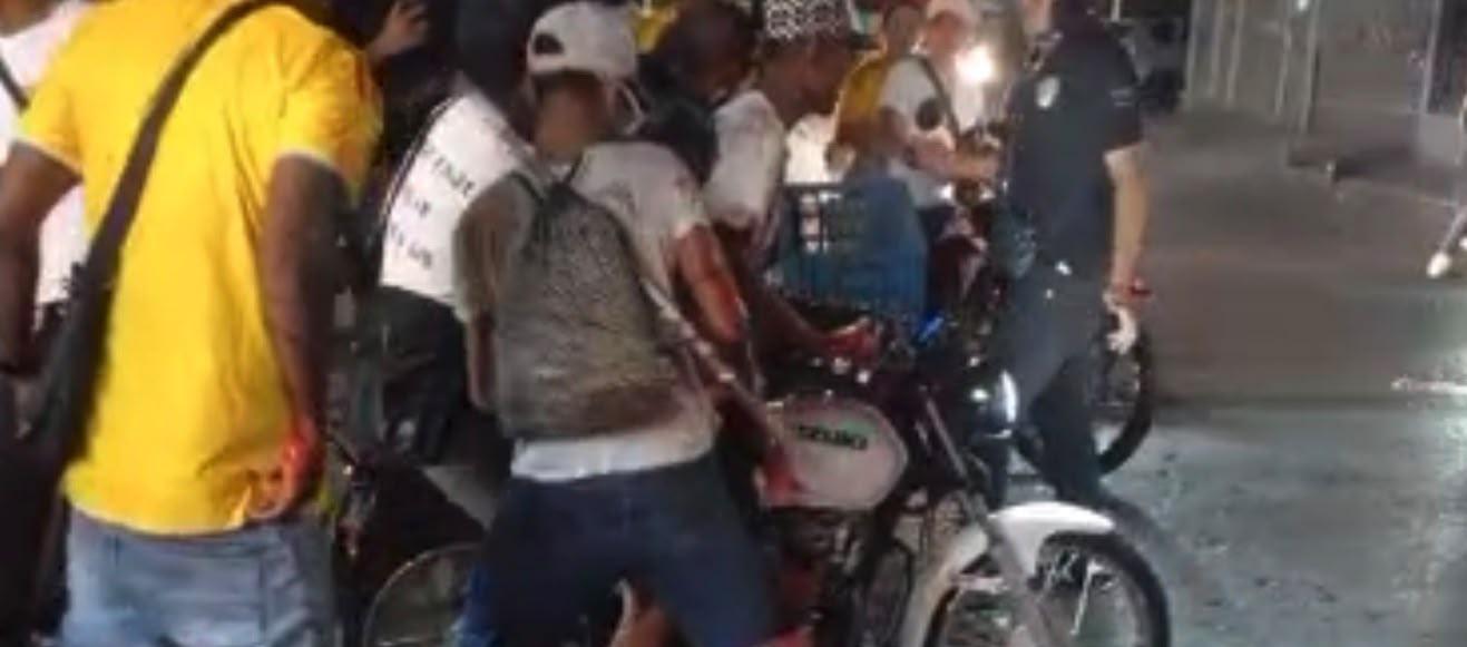 Momentos en los que el adolescente era trasladado a un centro asistencial. 