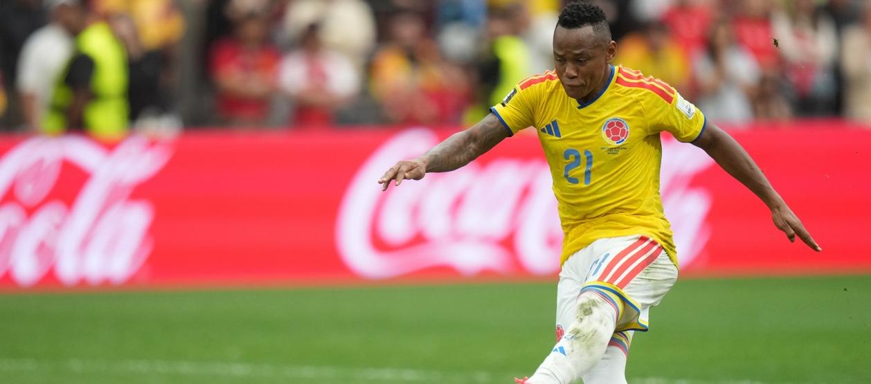 Jáminton Campaz durante el partido de Colombia contra Suiza.