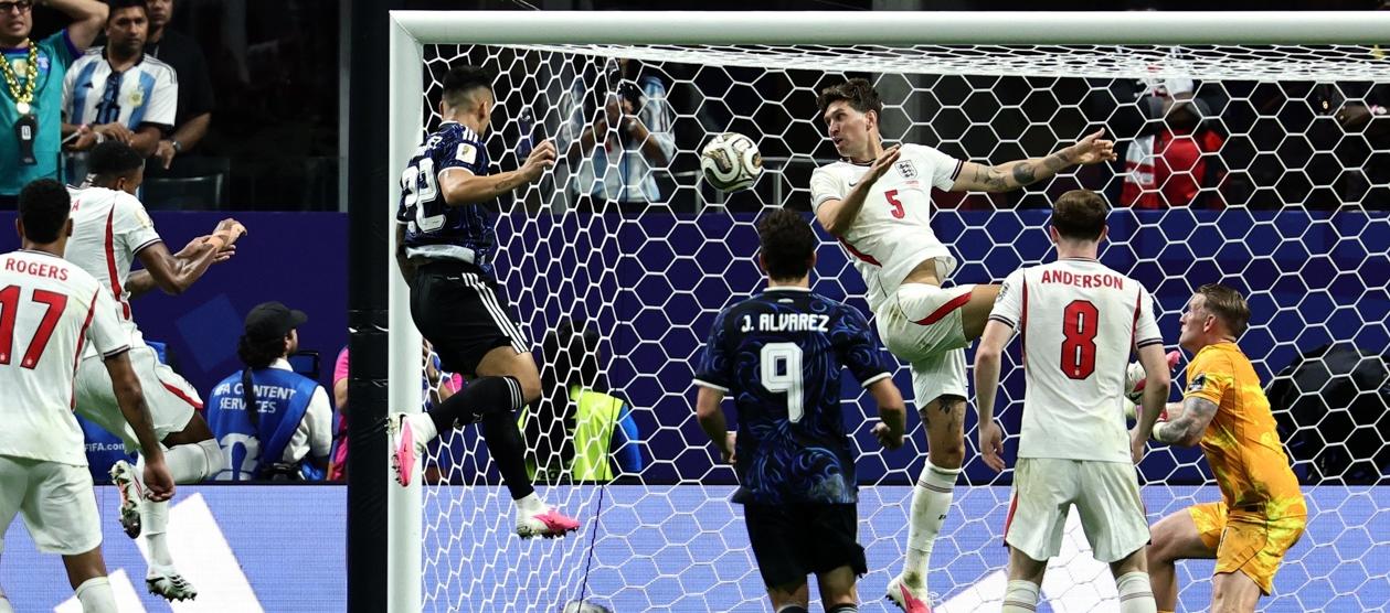 El cabezazo de Lautaro Martínez para el segundo gol argentino.