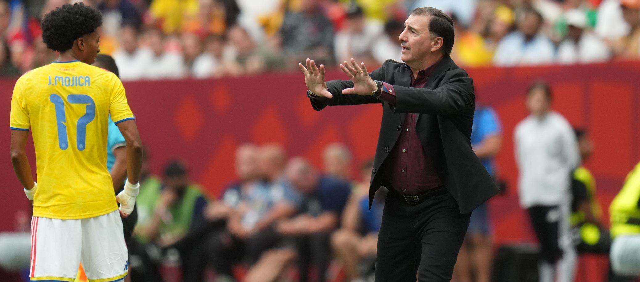 Néstor Lorenzo durante el partido de Colombia contra Suiza.