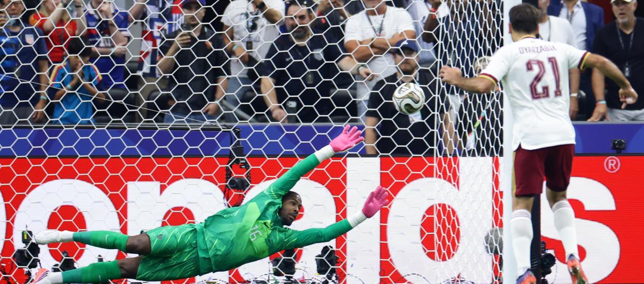 El gol de pena máxima de Mikel Oyarzabal que puso a ganar a España. 