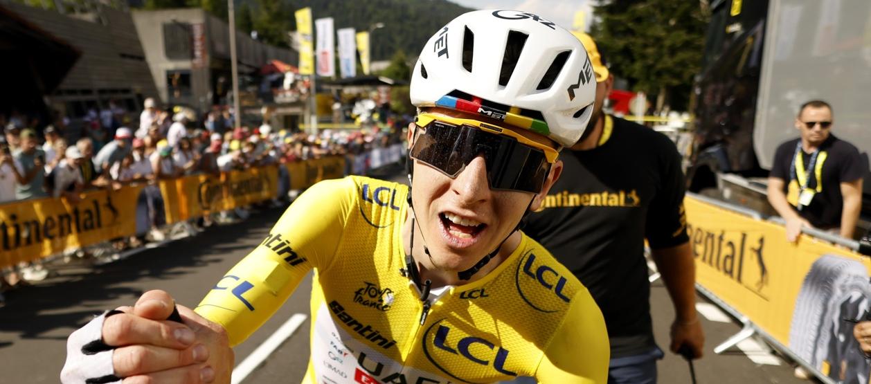 El esloveno Tadej Pogacar tras ganar la décima etapa del Tour de Francia.