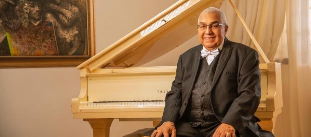 El maestro Alci Acosta tiene 87 años. 