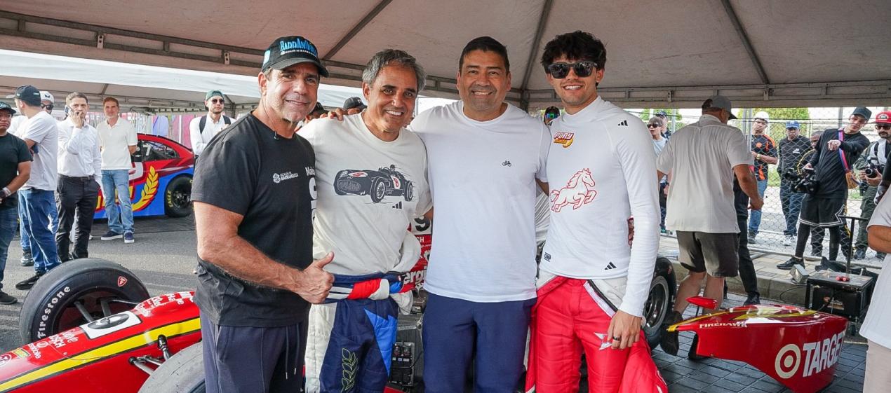 El alcalde Alejandro Char con Juan Pablo Montoya y su equipo. 
