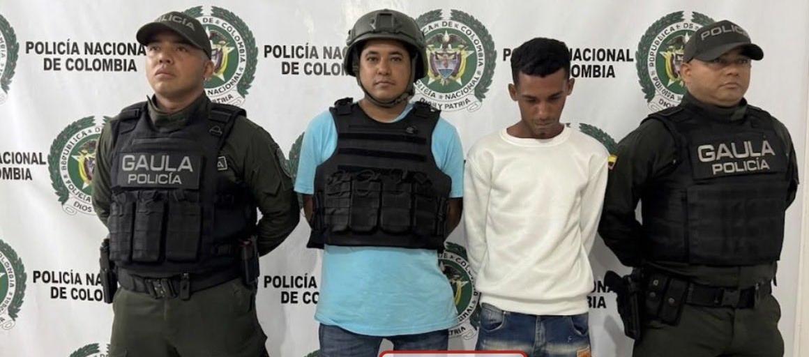 Alias 'Ever' o 'Marino' (izquierda) fue capturado por el Gaula de la Policía.