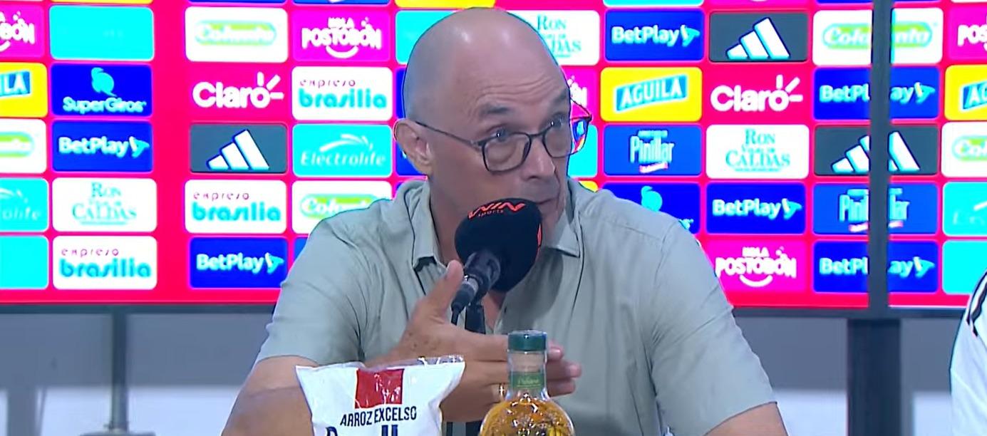 El técnico de Junior, Alfredo Arias.