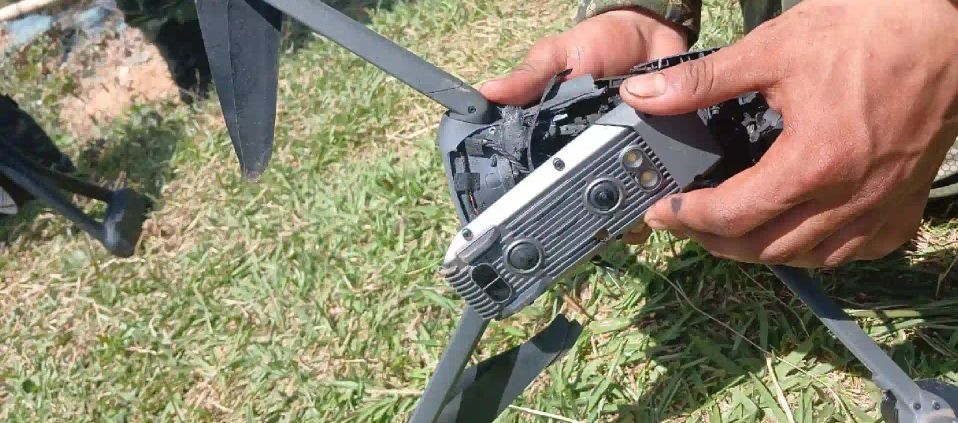 Ataques con drones en zonas de conflicto armado.