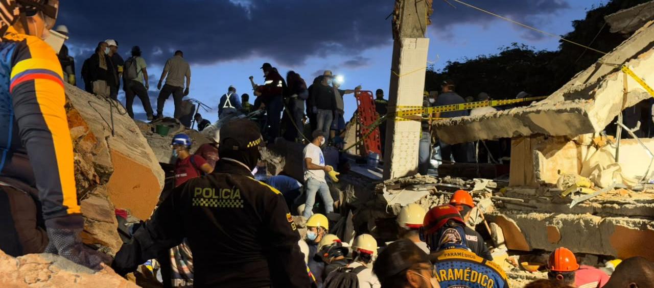 Imagen de las labores de rescate en Cali.