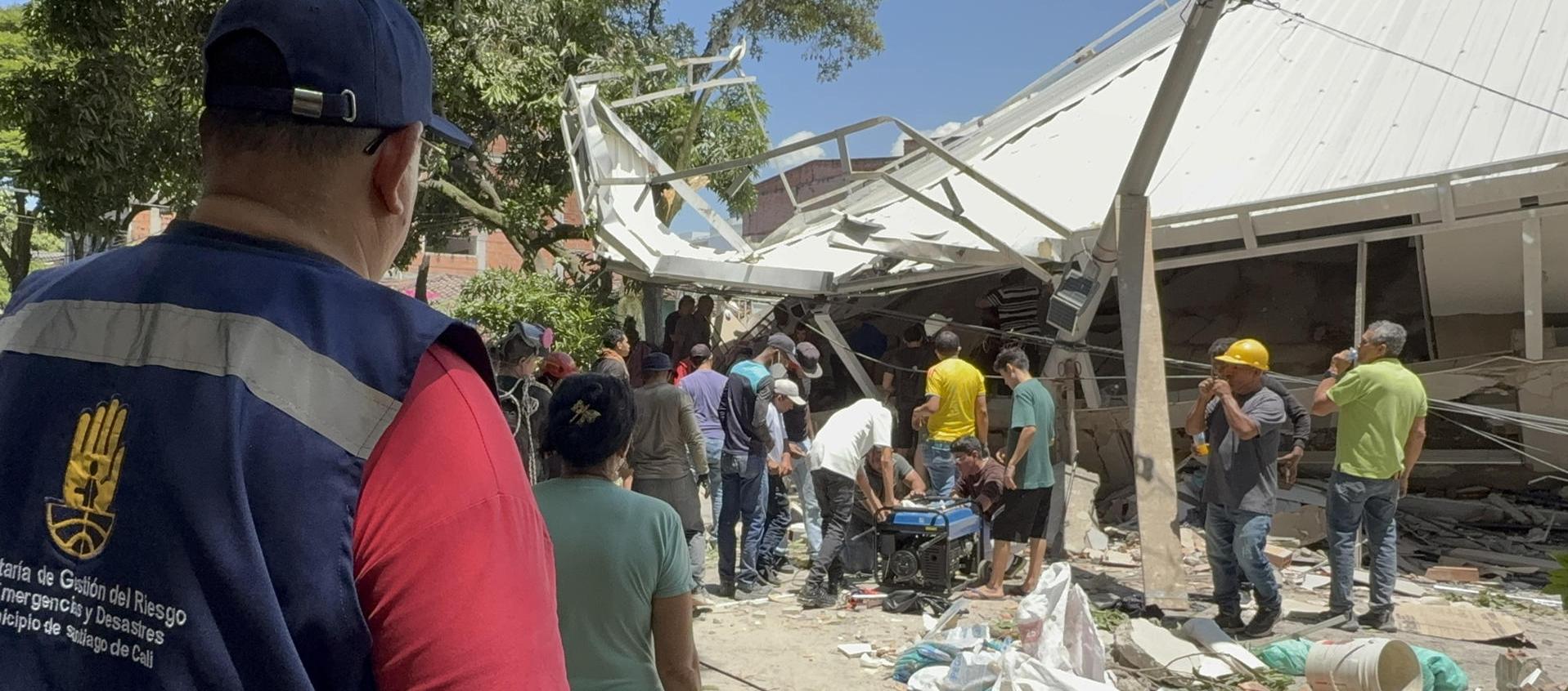 Daños en edificaciones tras el devastador terremoto en Cali. 