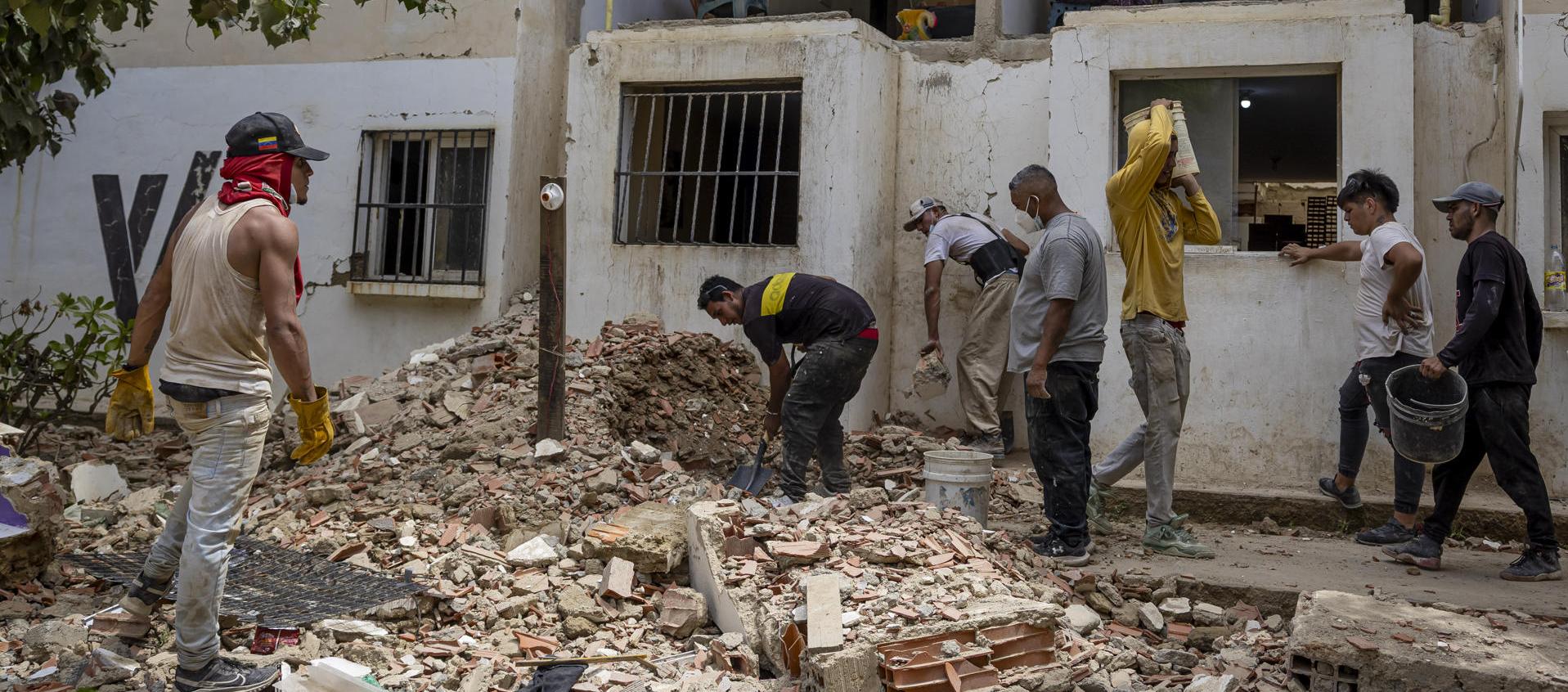 Edificios afectados por el terremoto en el estado de La Guaira.