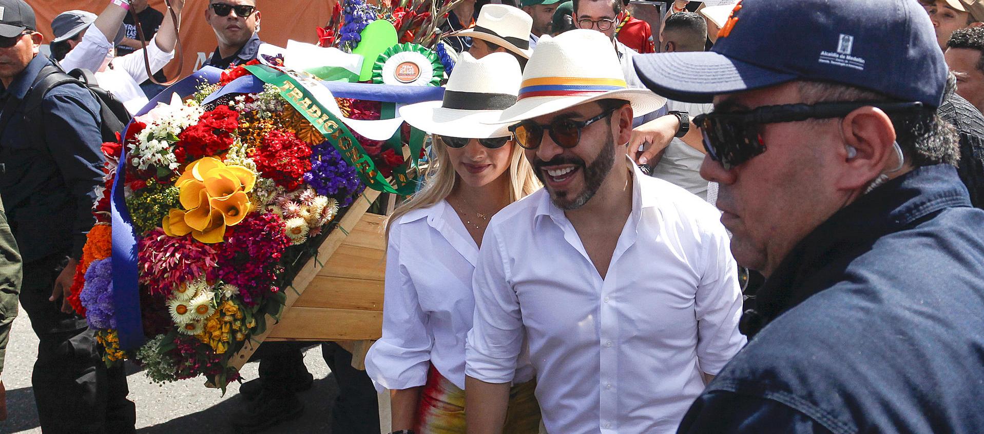 El Presidente Abelardo De La Espriella en el Desfile de Silleteros.