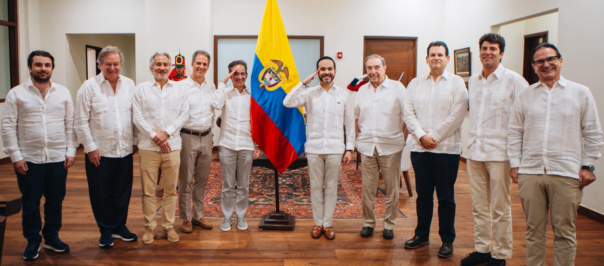 Empresarios reunidos con el Presidente Abelardo De La Espriella.