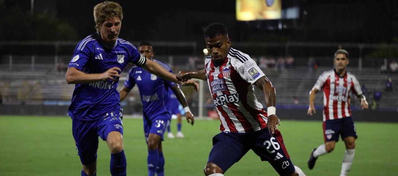 Yeison Suárez en una acción de ataque.
