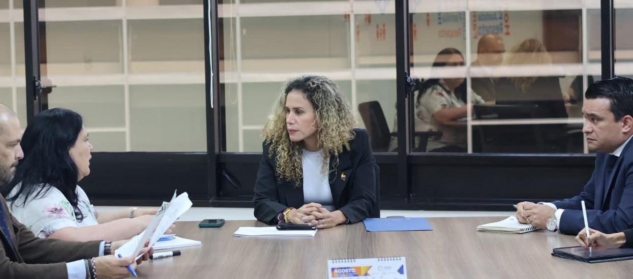 La ministra de Trabajo, Natalia López.