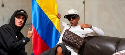 Lamine Yamal con la bandera de Colombia