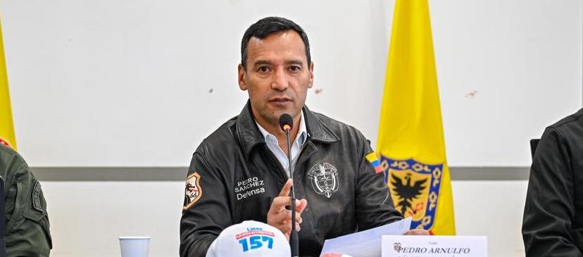 Pedro Sánchez, ministro de Defensa. 