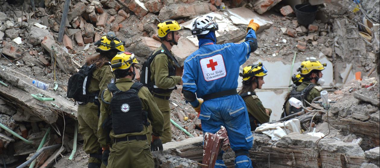 Labores de rescate en Cali.