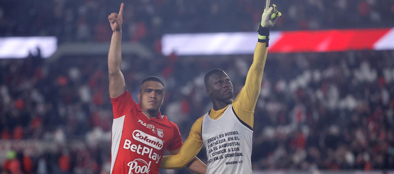 El defensa Iván Scarpeta y el arquero Weibmar Asprilla.