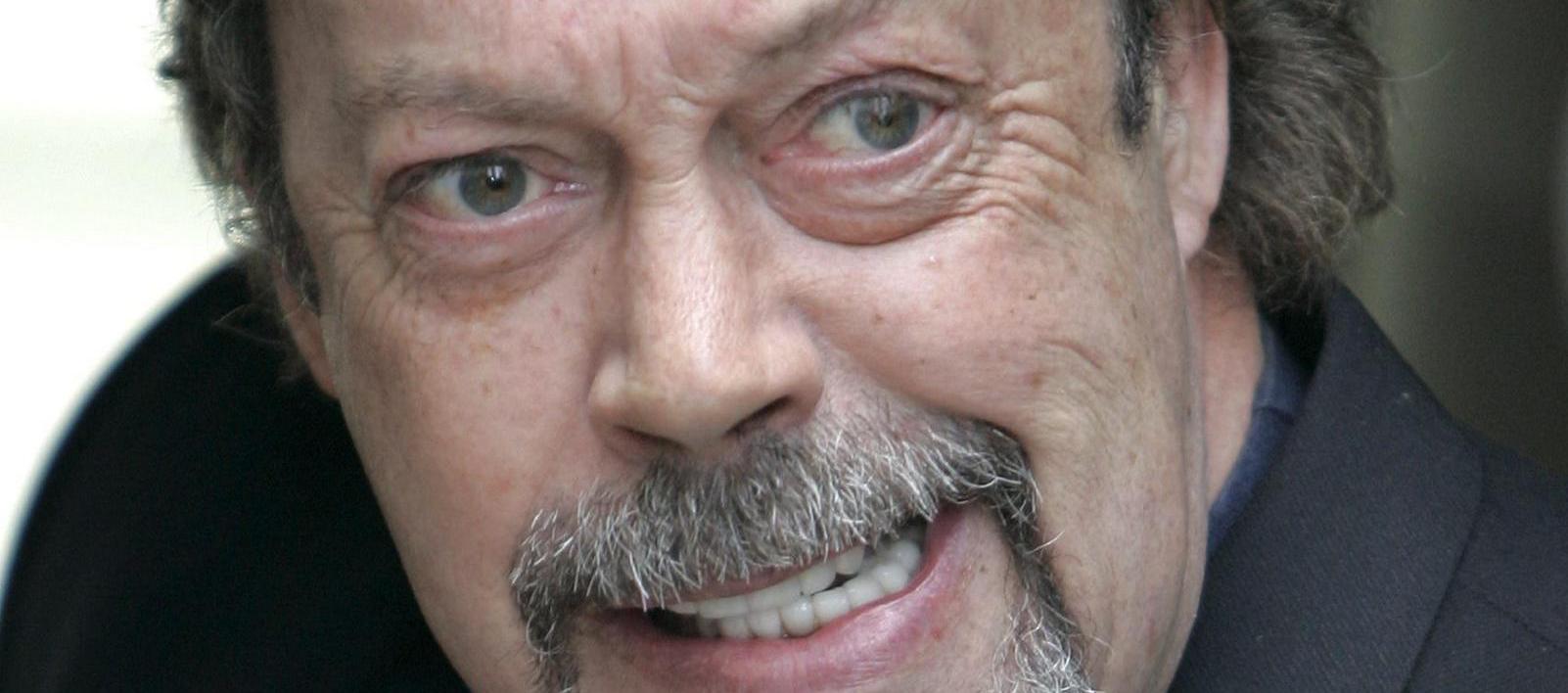 Tim Curry.