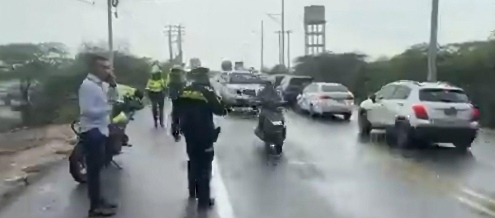 Vía habilitada con la presencia de la Policía.