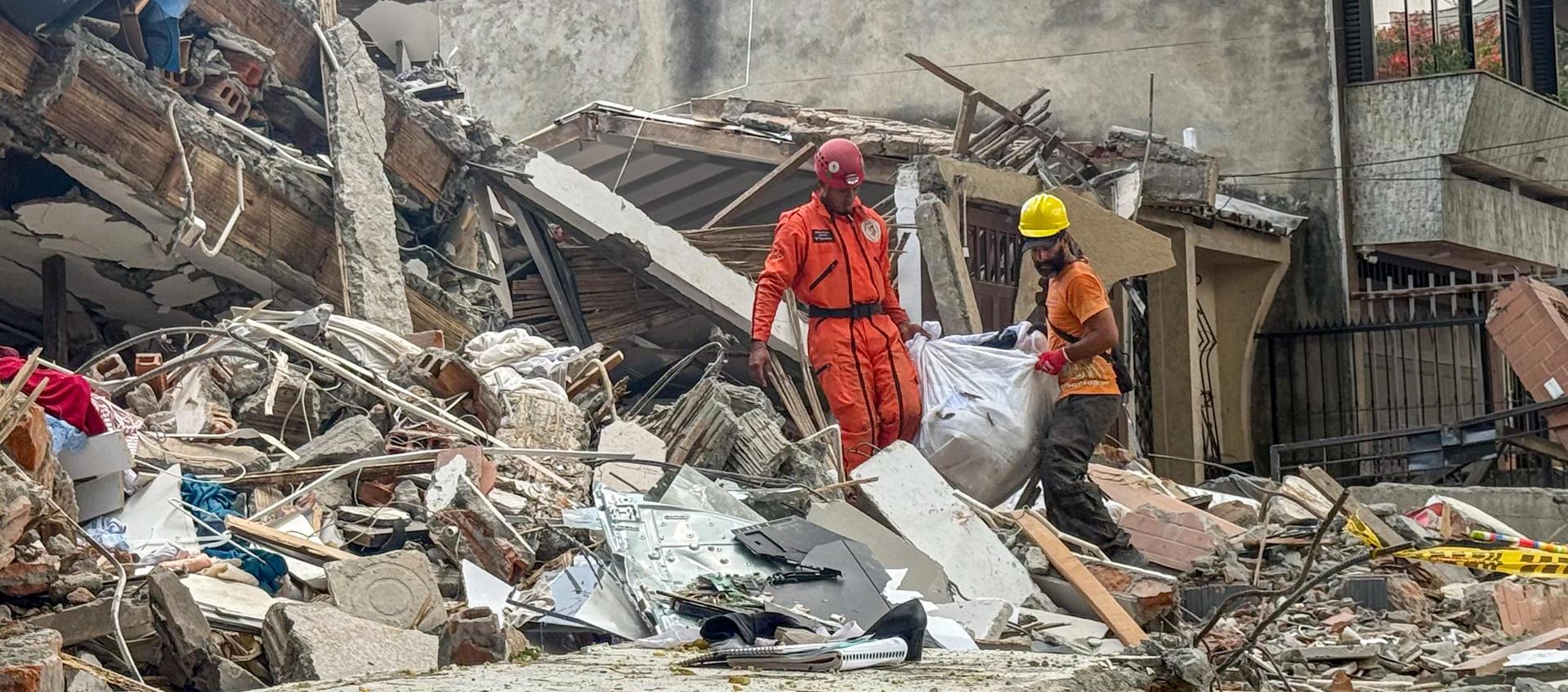 Vivienda destruida en Cali por el terremoto del 10 de agosto.