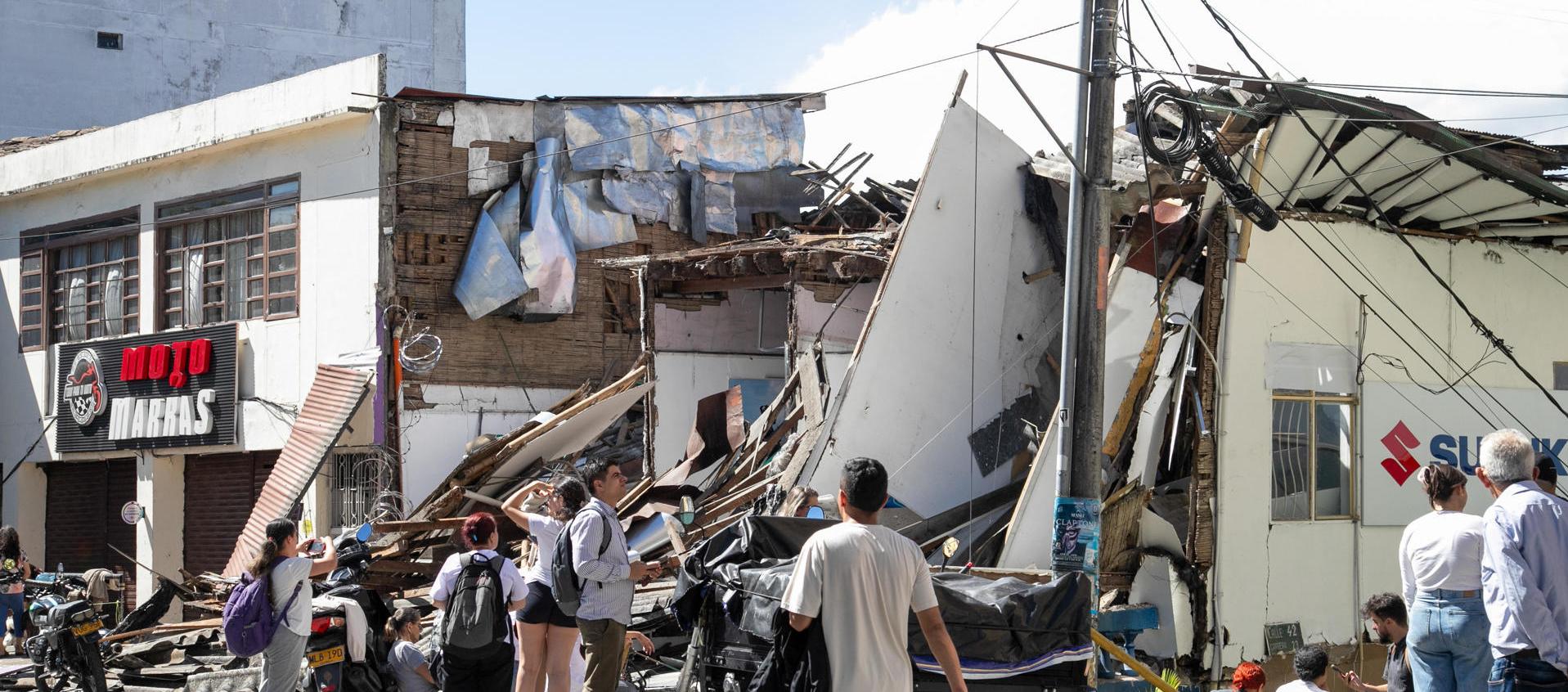 Edificación destruida este lunes, en Manizales. 
